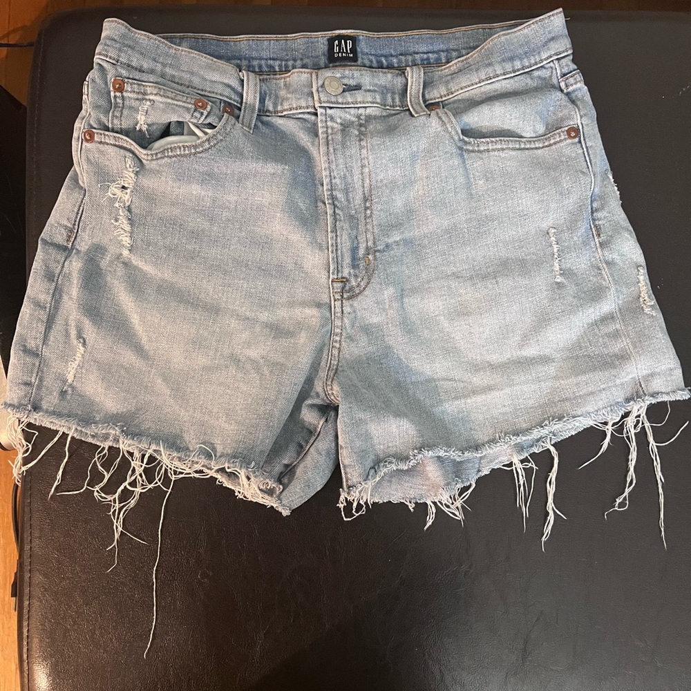 Gap short women